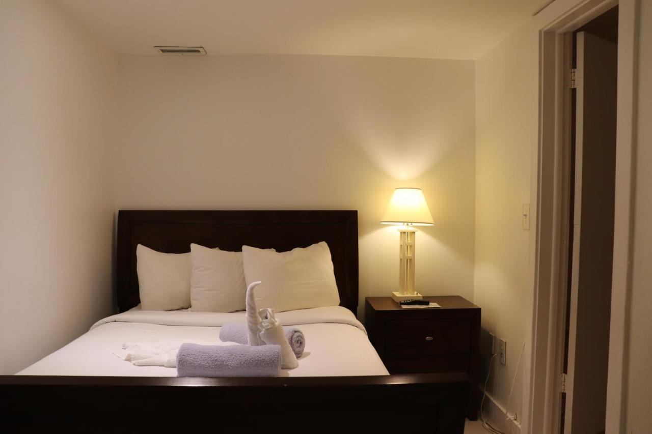On Hollywood Beach - Affordable Two Bedrooms Sleeps 6 With Two Bathrooms Dania Beach Eksteriør billede