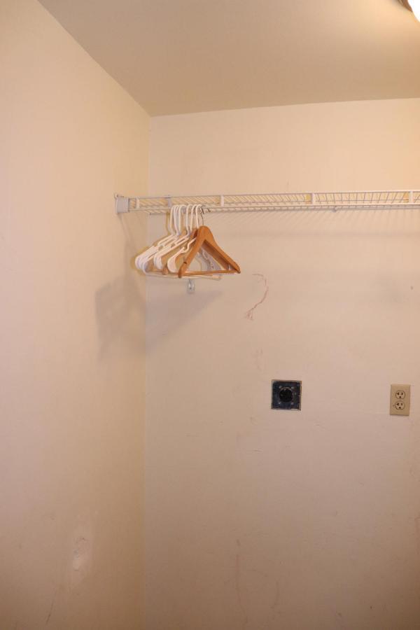 On Hollywood Beach - Affordable Two Bedrooms Sleeps 6 With Two Bathrooms Dania Beach Eksteriør billede